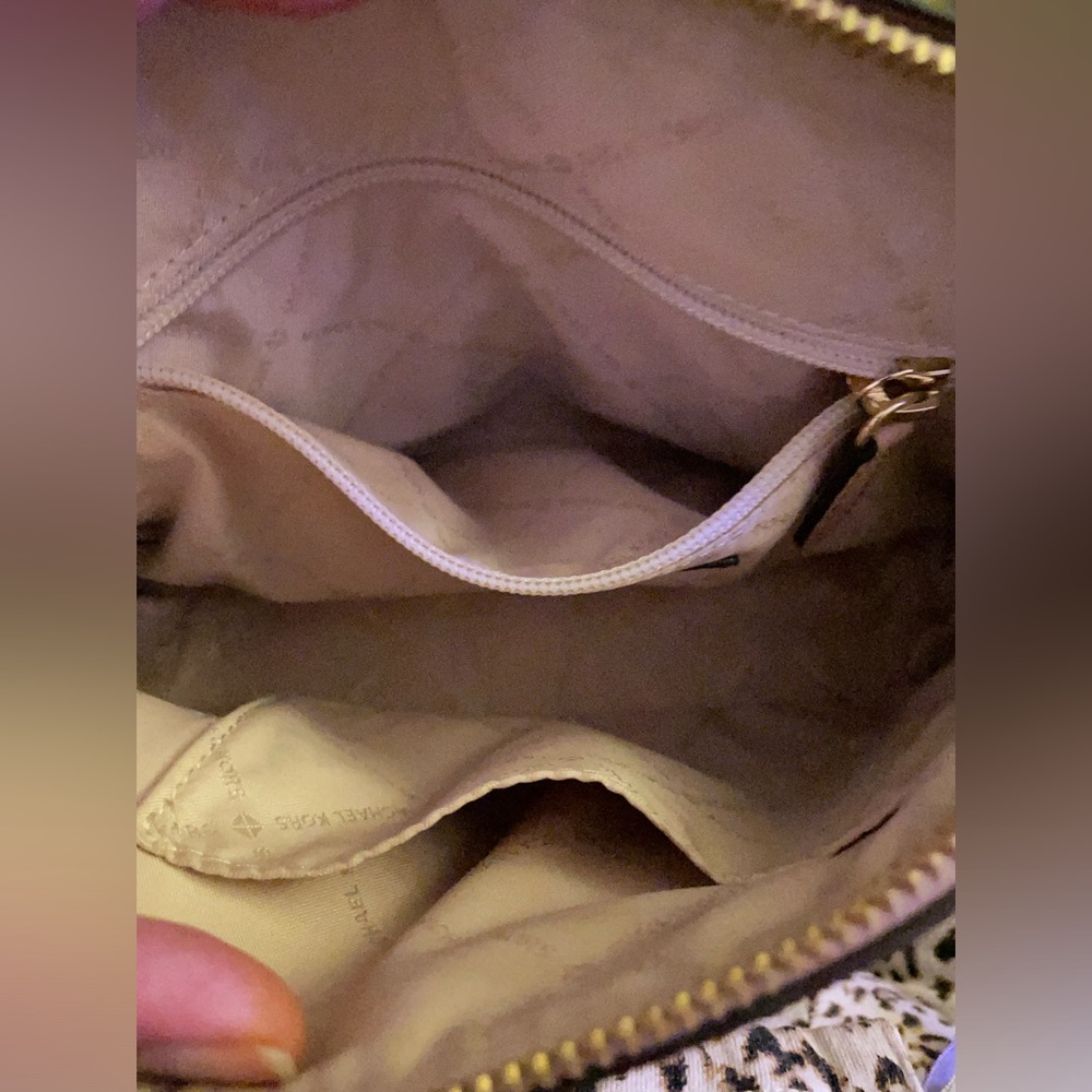 EUC small Michael Kors pink dome purse,cross body, over the shoulder